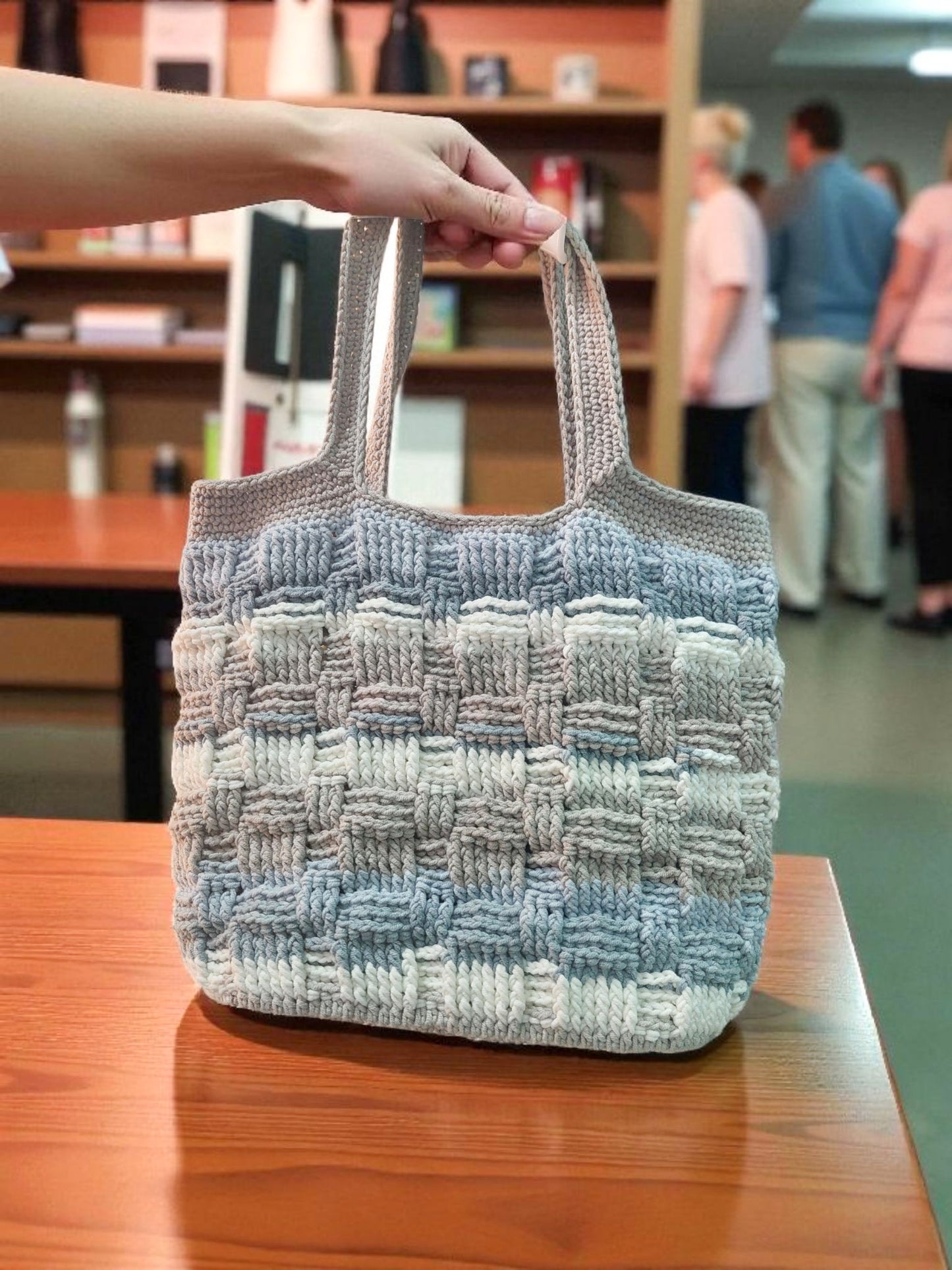 Checker Tote Bag - Advance